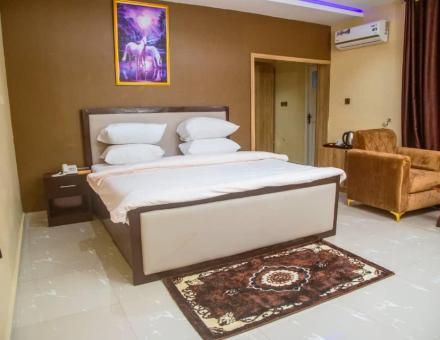 Super Royal (Ubongabasi) 203