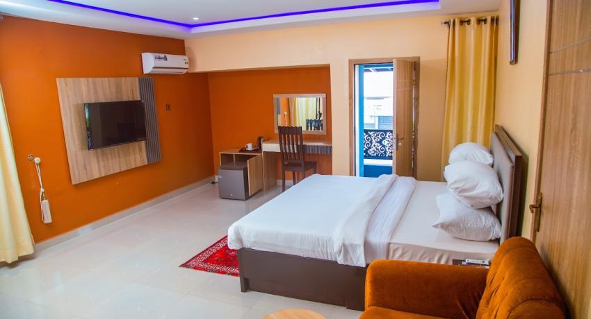 Super Royal (Mmedara) 202