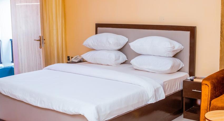 Super Royal (Mmedara) 202