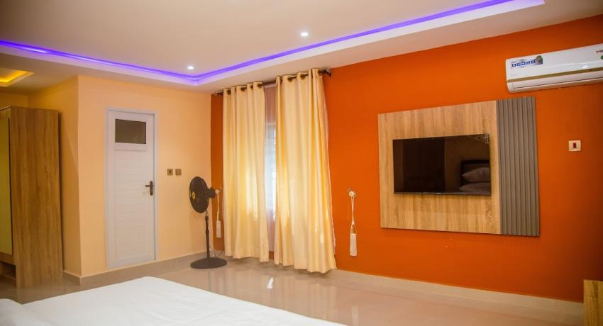 Super Royal (Mmedara) 202