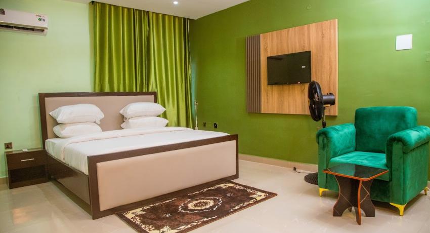 Royal (Emmanuel) 201