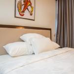 Deluxe (Uwem Moremi) 102